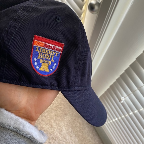 NAVY Under Armour Liberty Bowl Hat - Picture 4 of 5